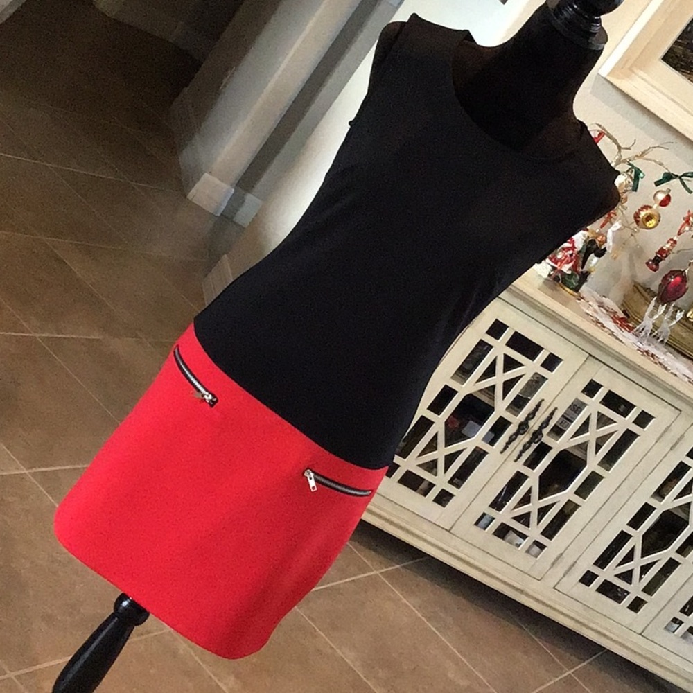 Cynthia Rowley sleeveless back zip dress, zipper embellishment,black/red, size 6